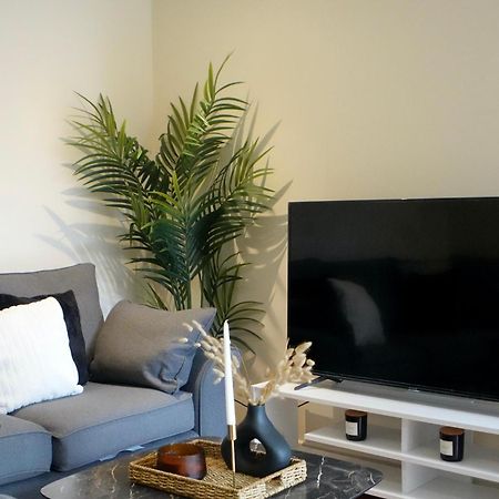 Modern Spacious Apartment In Digbeth With Balcony - Netflix, Youtube, Amazon Tv, Superfast Wifi - Just 10 Mins To Birmingham Centre, Bullring, Train, Coach Station And Birmingham Fc Exterior foto