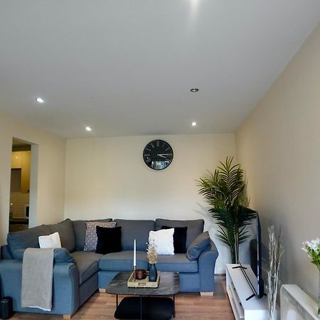 Modern Spacious Apartment In Digbeth With Balcony - Netflix, Youtube, Amazon Tv, Superfast Wifi - Just 10 Mins To Birmingham Centre, Bullring, Train, Coach Station And Birmingham Fc Exterior foto